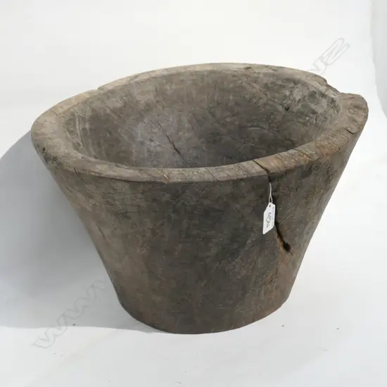 LARGE CARVED TRIBAL BOWL W. 435MM