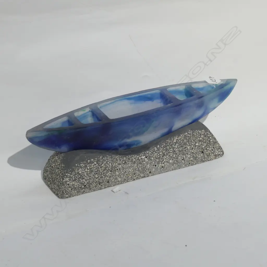 MODERN NZ GLASS STUDIO WAKA ON STAND  Image 1++