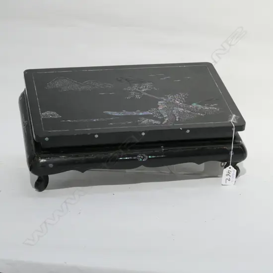 BLACK LACQUER VASE STAND W. 390