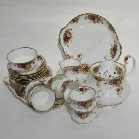 ROYAL ALBERT OCR 22 PIECES INCL TEAPOT