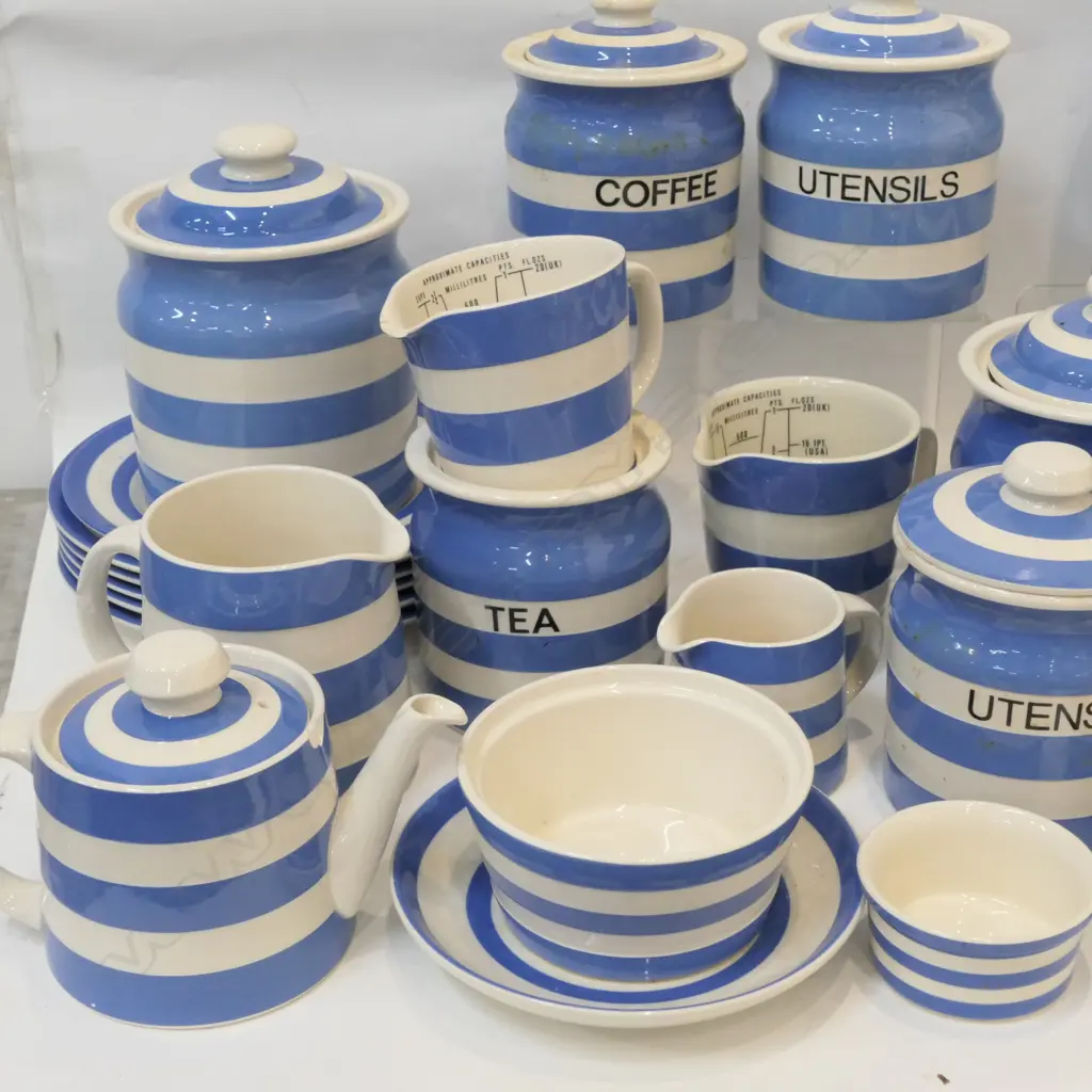 LOT B + W CORNISHWARE APPROX 25PCS - JUGS / CANNISTERS / PLATES ETC SOME A/F Image 1++