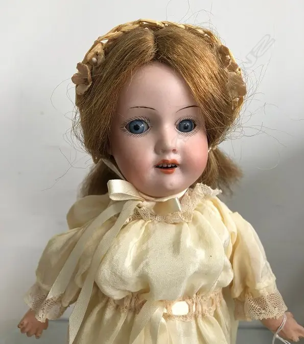 ANTIQUE ARMAND MARSEILLE 390 DOLL 11 1/2"  Image 1++