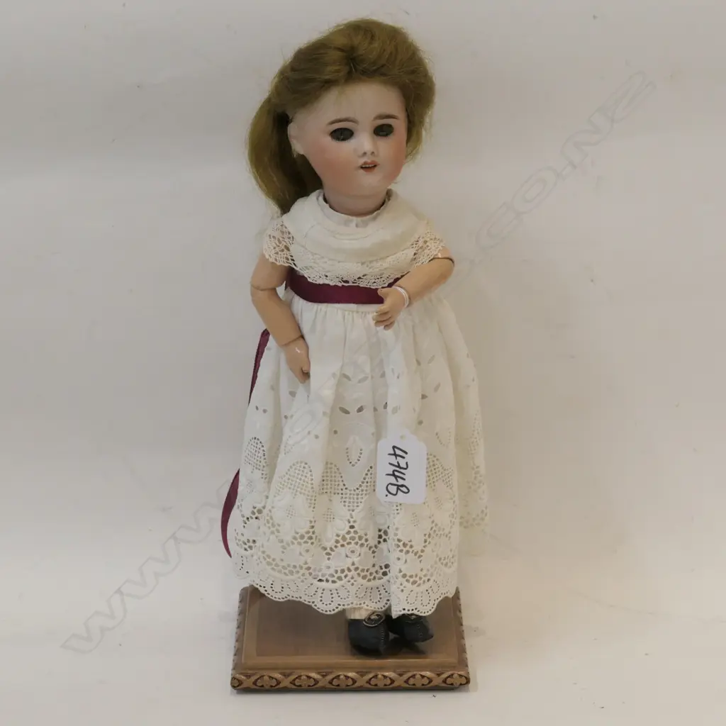 SFBJ ANTIQUE FRENCH (PARIS) DOLL 6/0 12" Image 1++