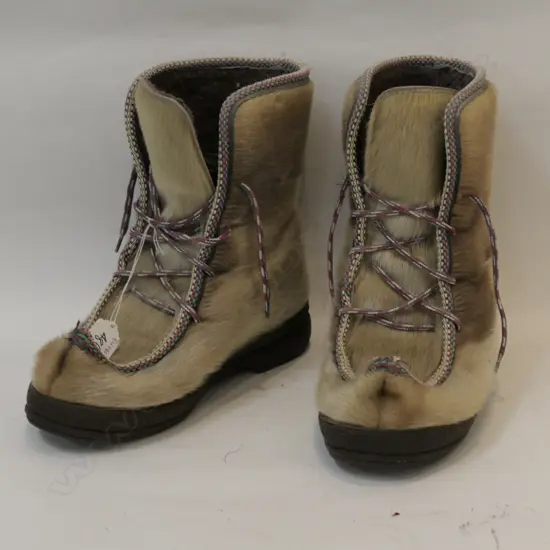 SEAL SKIN SIZE 9 BOOTS