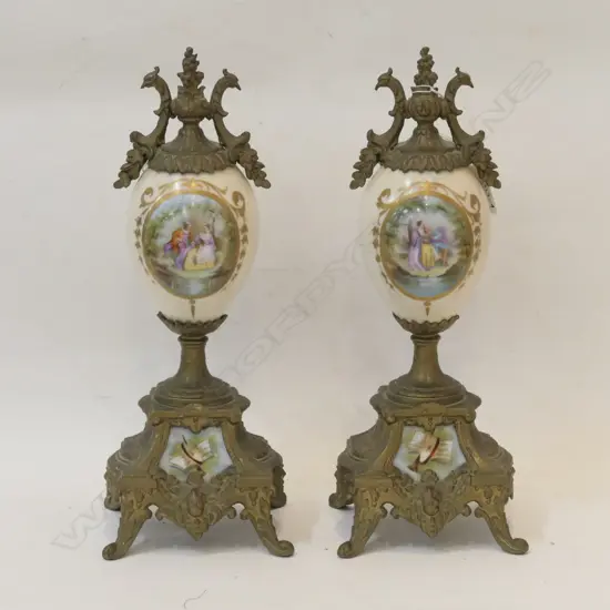 PR PORCELIAN AND ORMOLU ORNAMENTS / CLOCK GARNITURES