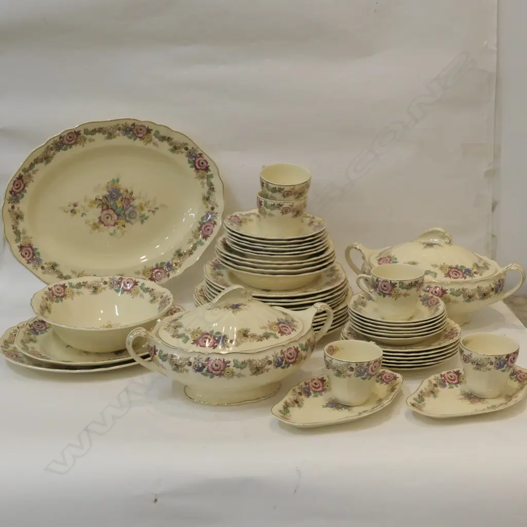 LARGE SUNSHINE DINNER SET Image 1++
