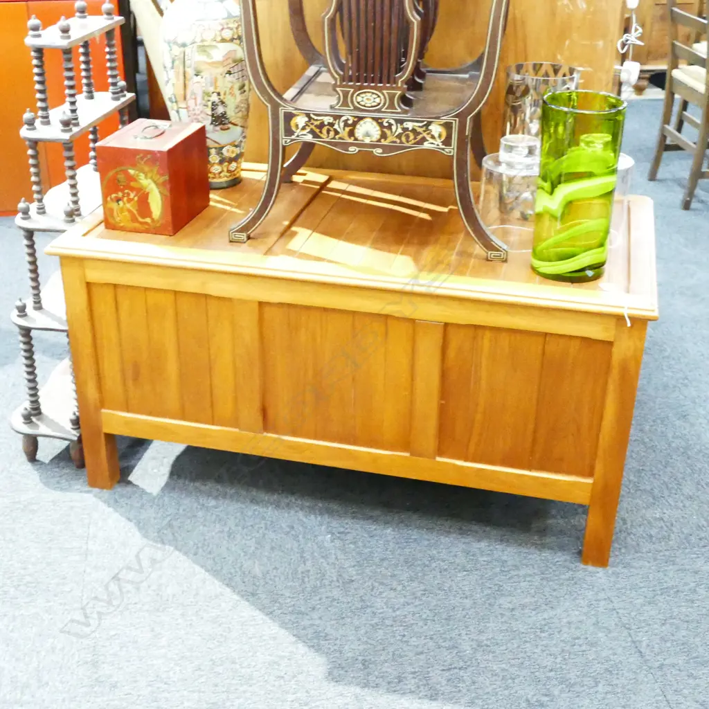 CONTEMPORARY KAURI BLANKET CHEST W 1170MM H 600MM Image 1++