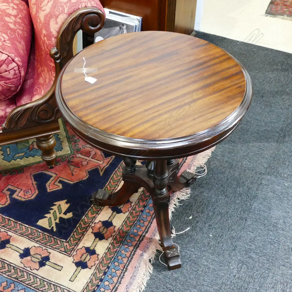 MAHOGANY CIRCULAR TABLE 600 DIA Image 1++