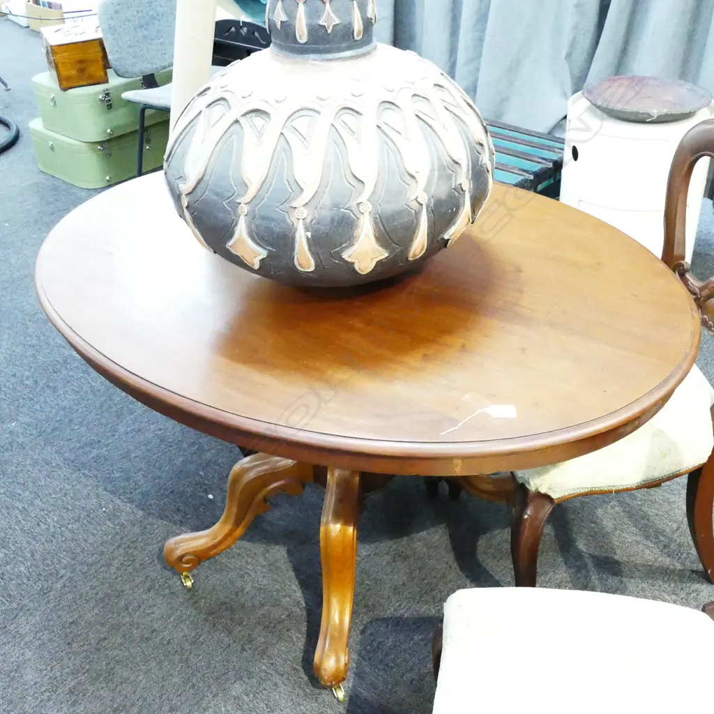 TILT TOP VICTORIAN MAHOGANY OVAL TABLE ON BRASS CASTORS L 1250MM Image 1++