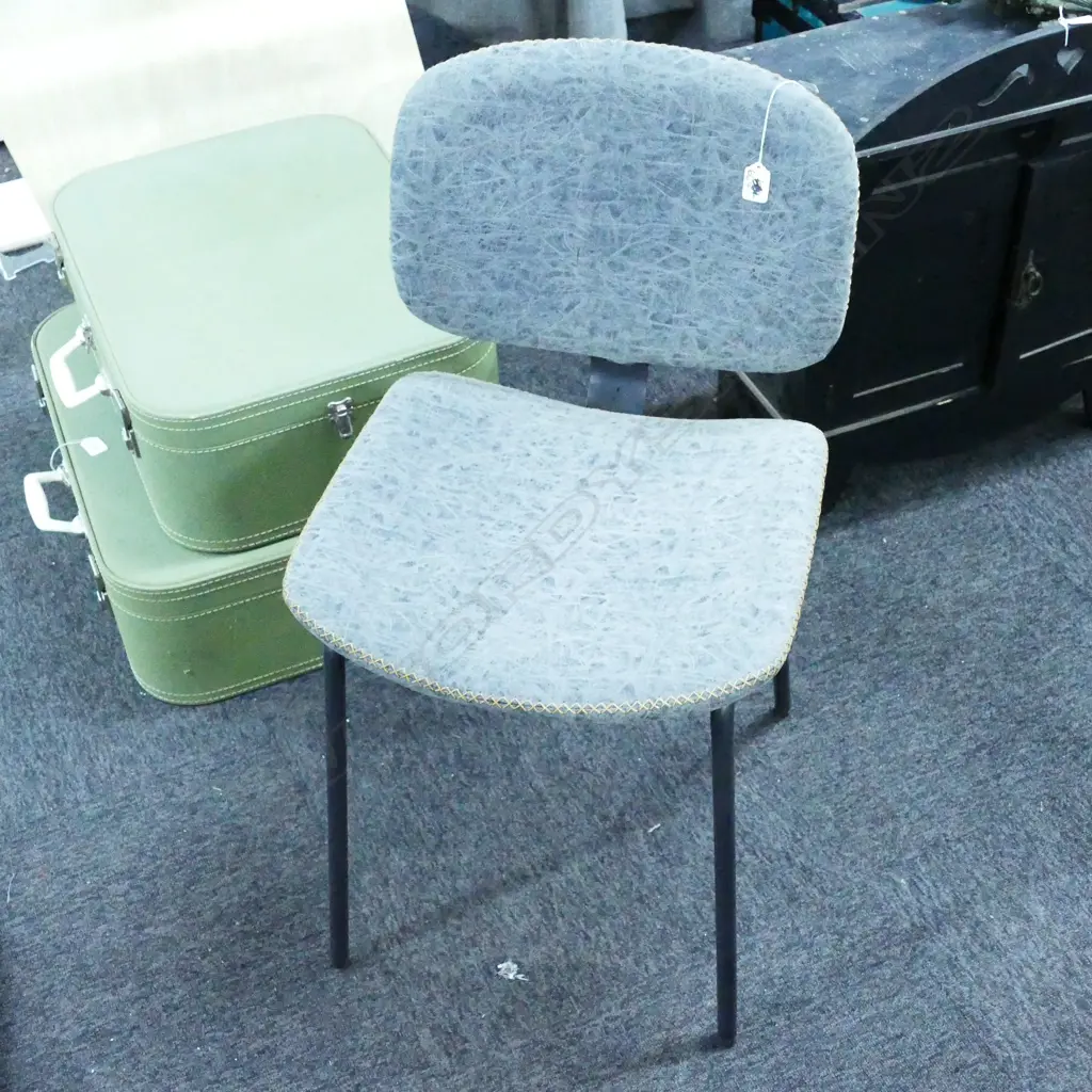 'REMBRANDT' CONTEMPORARY SIDE CHAIR Image 1++