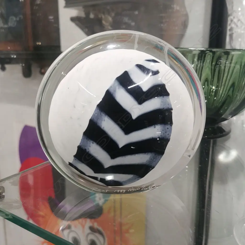 RAOS PAPERWEIGHT  Image 1++