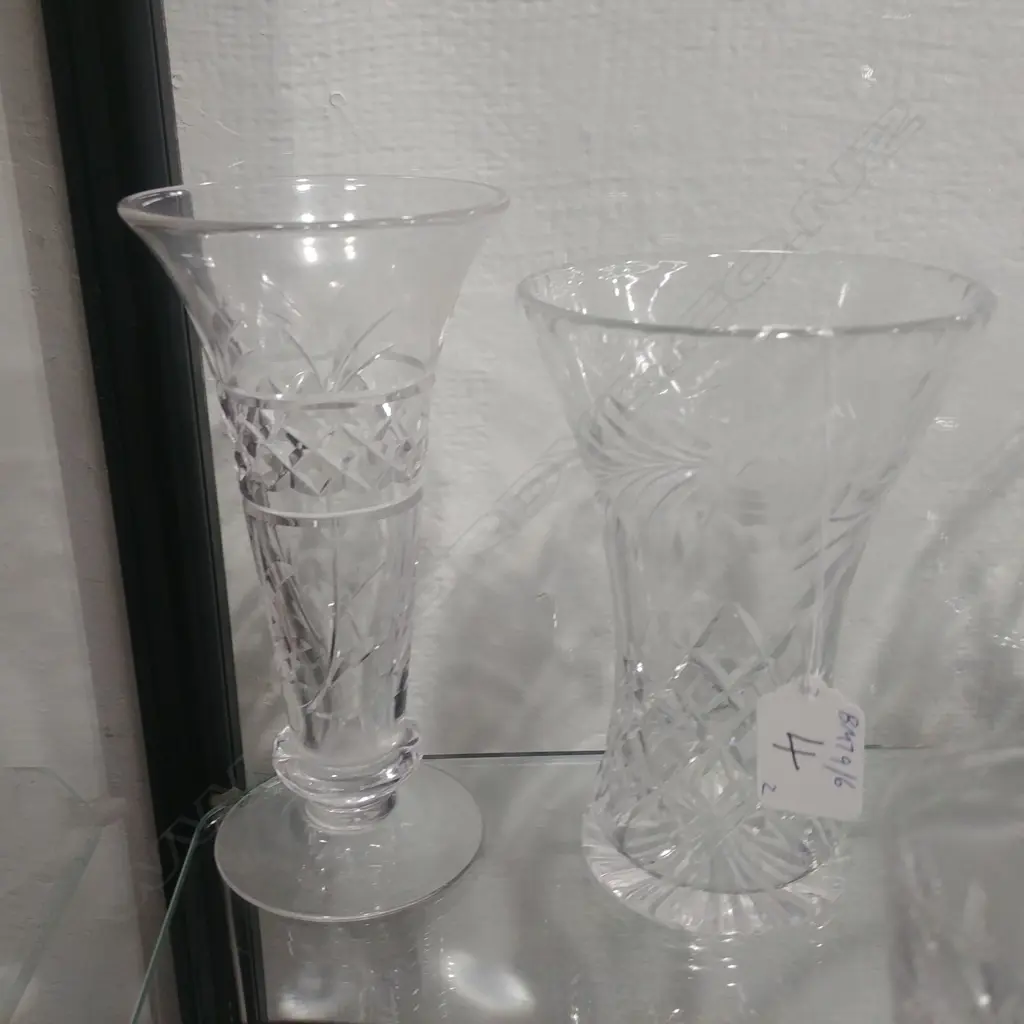 2 CRYSTAL VASES Image 1++