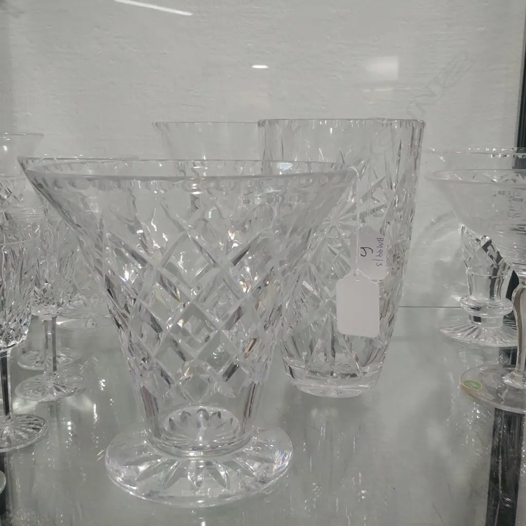 4 CRYSTAL VASES Image 1++