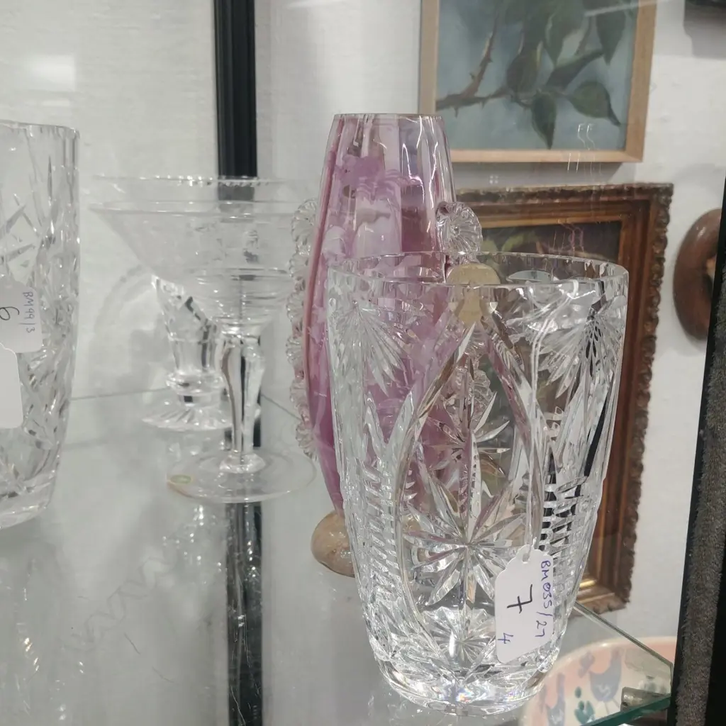 3 CRYSTAL VASES, 1 COMPOTE Image 1++