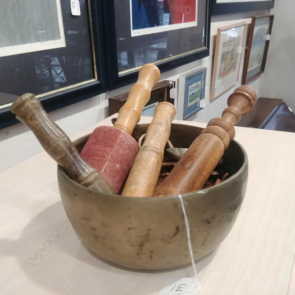 2 BRASS SINGING BOWLS + STRIKERS + SYMBOLS Image 1++