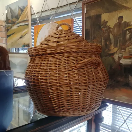CANE LIDDED BASKET