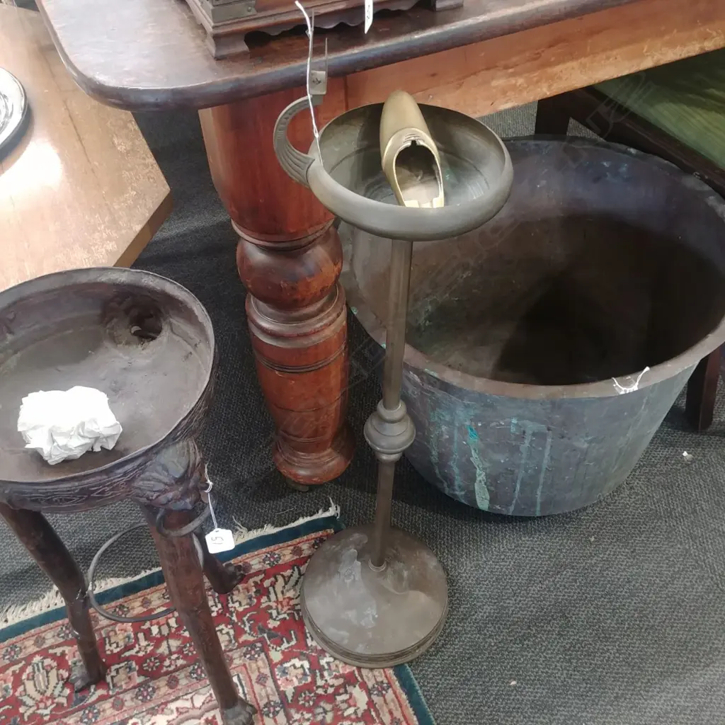 COPPER SMOKERS STAND & BRASS ASHTRAY Image 1++
