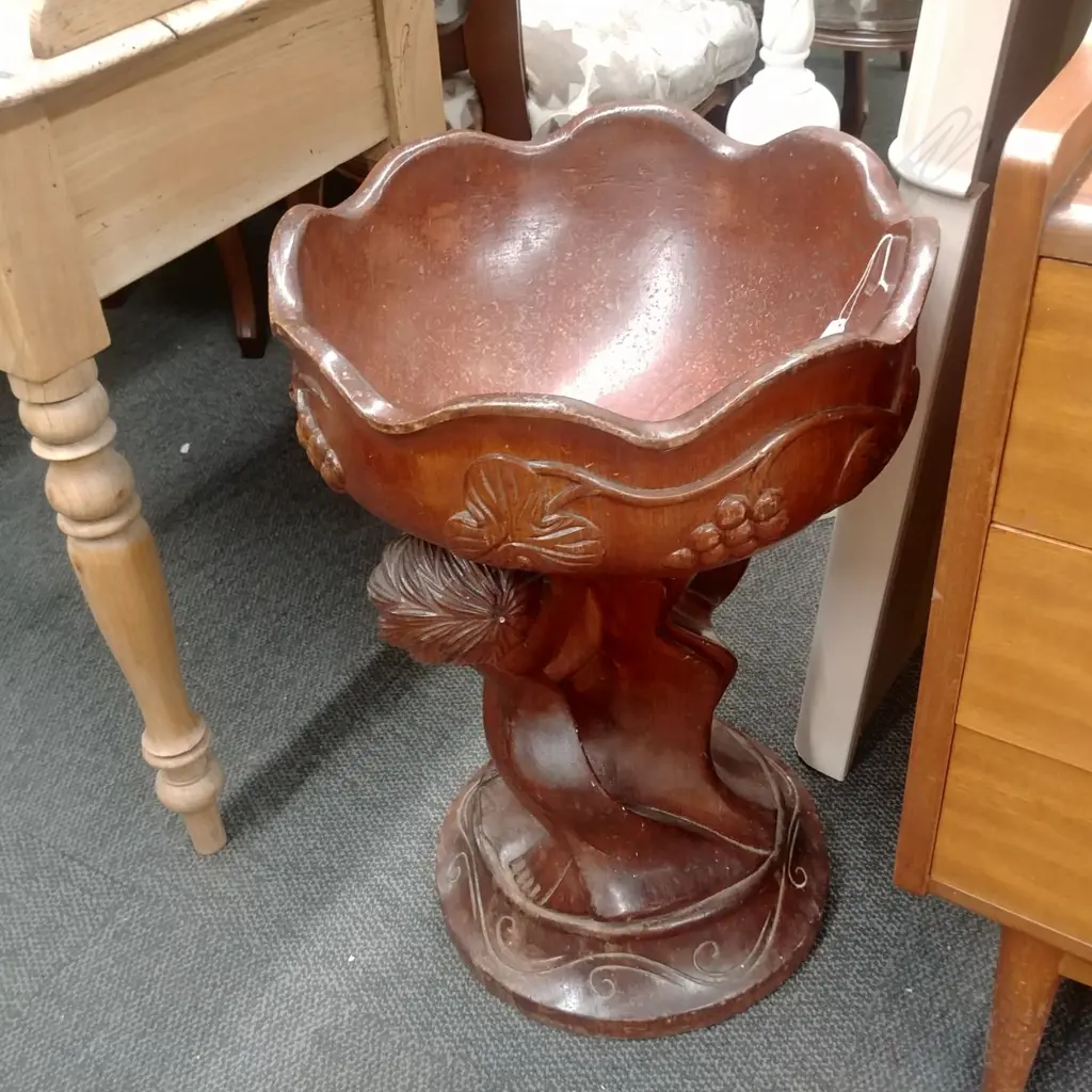 CARVED WOODEN PUTTI PEDESTAL BOWL/PLANTER Image 1++