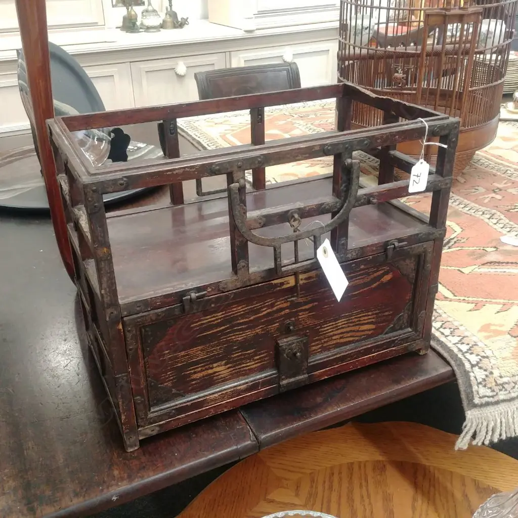 1940S JAPANESE SMALL CHEST Image 1++