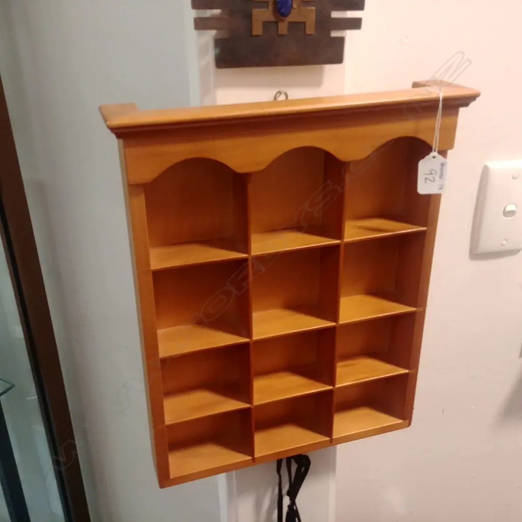 SMALL KAURI HANGING DISPLAY SHELF Image 1++