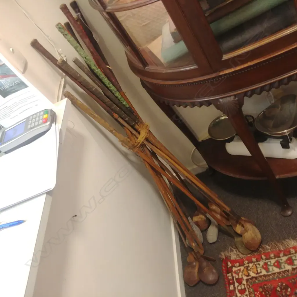 COLLECTION VINTAGE HICKORY GOLF CLUBS Image 1++