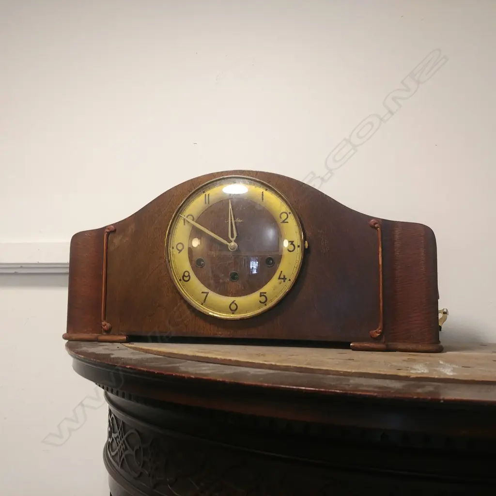 OAK MANTLE CLOCK Image 1++