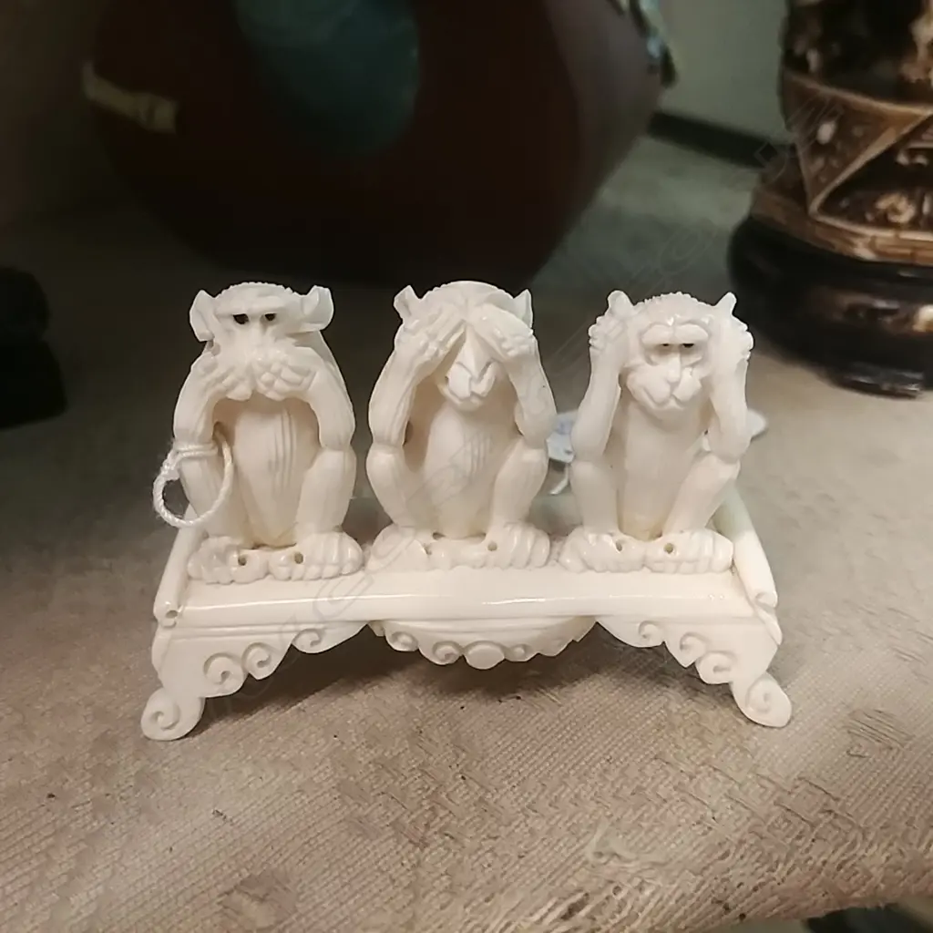 JAPANESE CARVED IVORY MONKEYS Image 1++