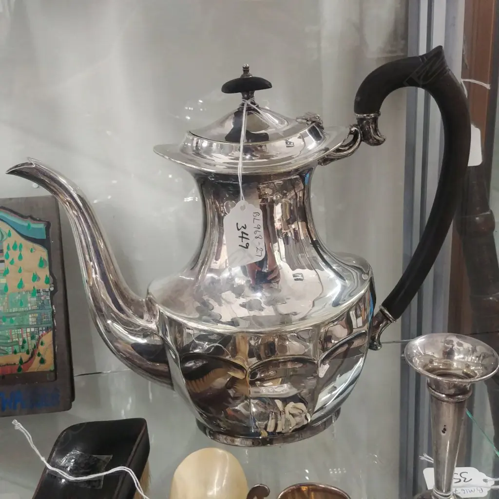 SILVER PLATE COFFEE POT Image 1++