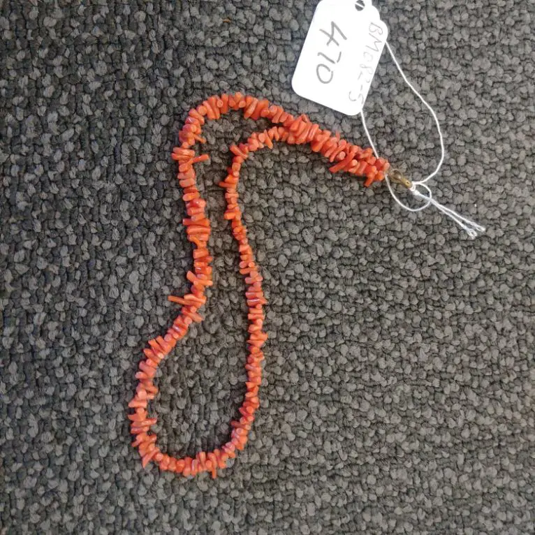 VINTAGE MEDITERRANEAN RED CORAL NECKLACE Image 1++