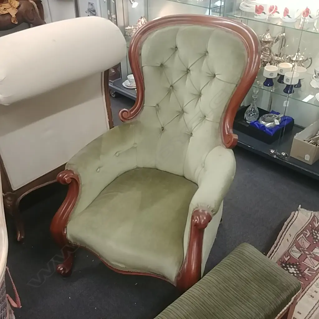 VICT SPOON BACK CHAIR Image 1++