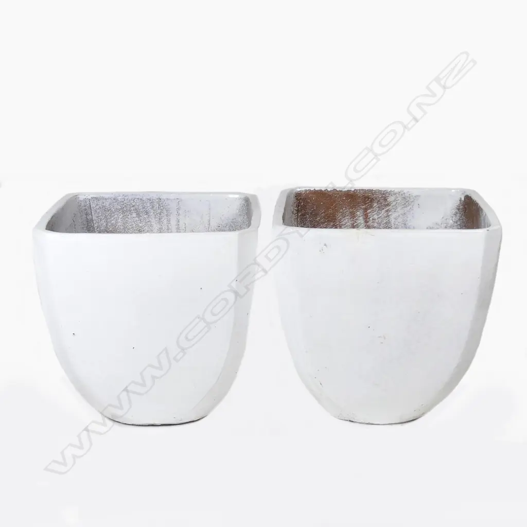 PR LGE WHITE GARDEN PLANTERS SQUARE Image 1++