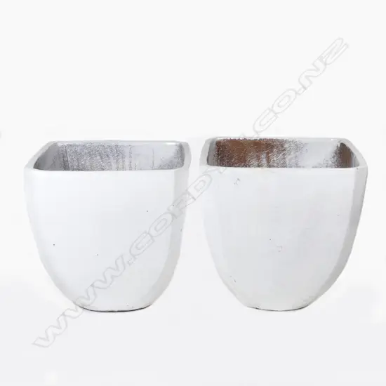PR LGE WHITE GARDEN PLANTERS SQUARE