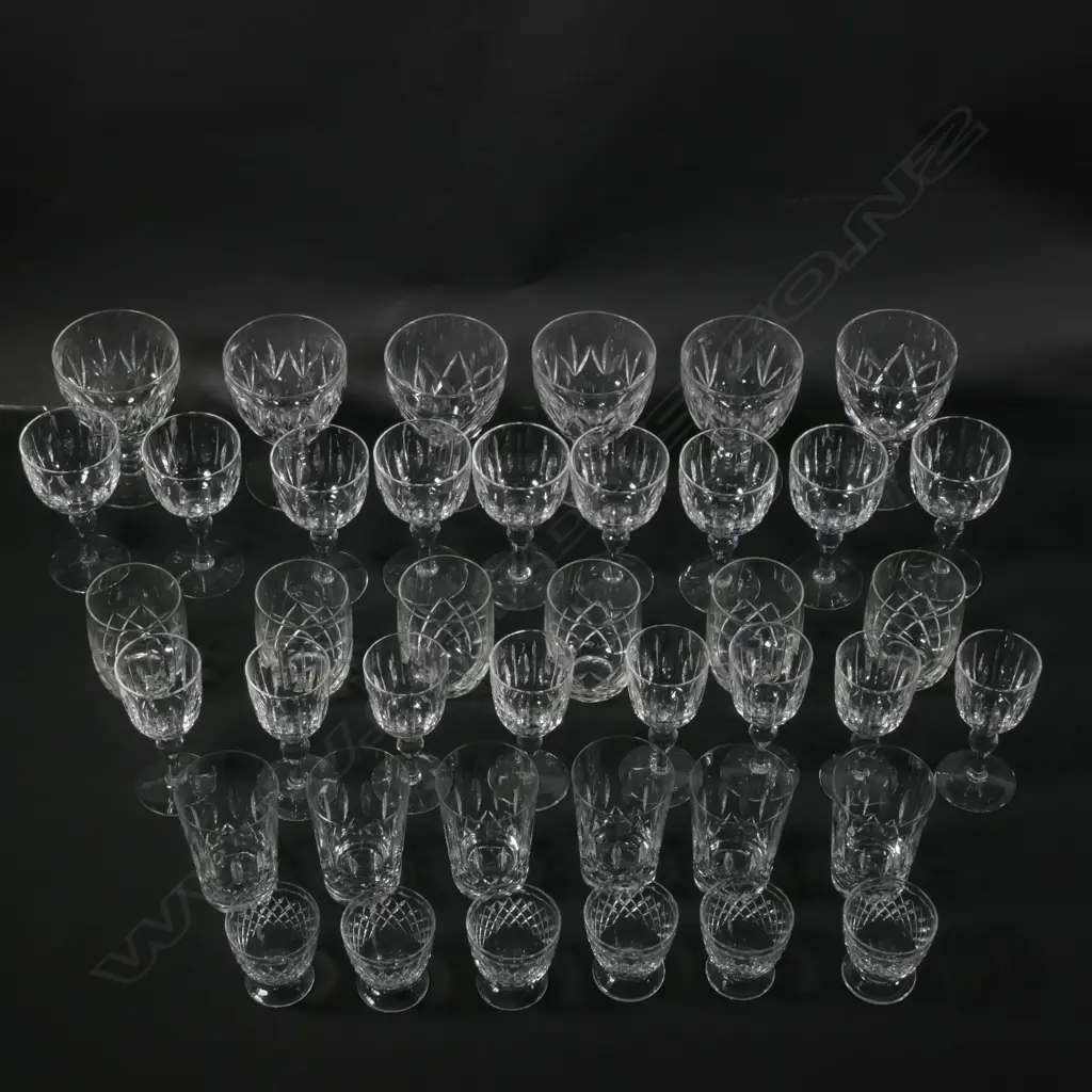 LOT ASST CRYSTAL GLASSES BEER/WINE ETC Image 1++