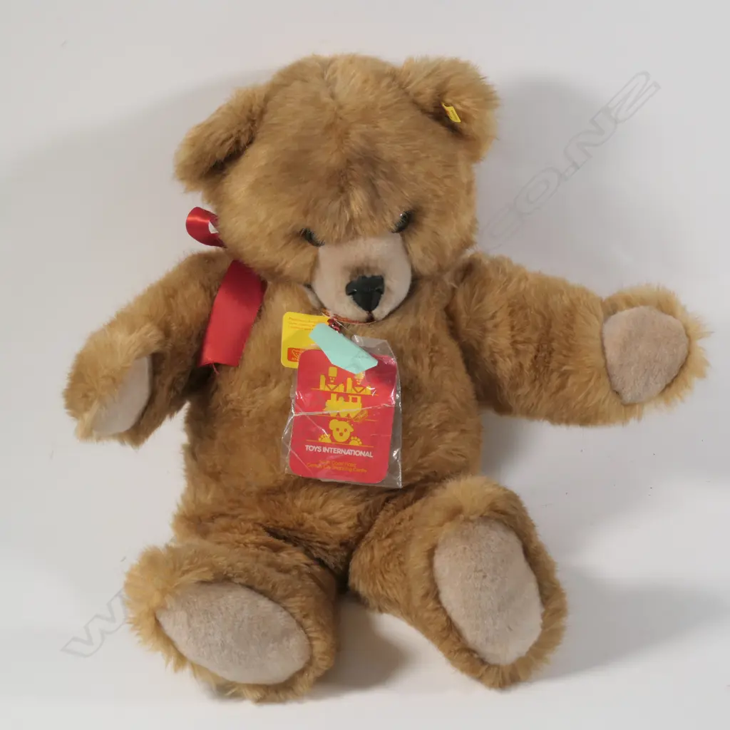 STEIFF MOLLY BEAR 25 INCH ALL BUTTONS AND TAGS SIGNED BY OTTO AND BRIGIT STEIFF L.A CONVENTION 1981-90 Image 1++