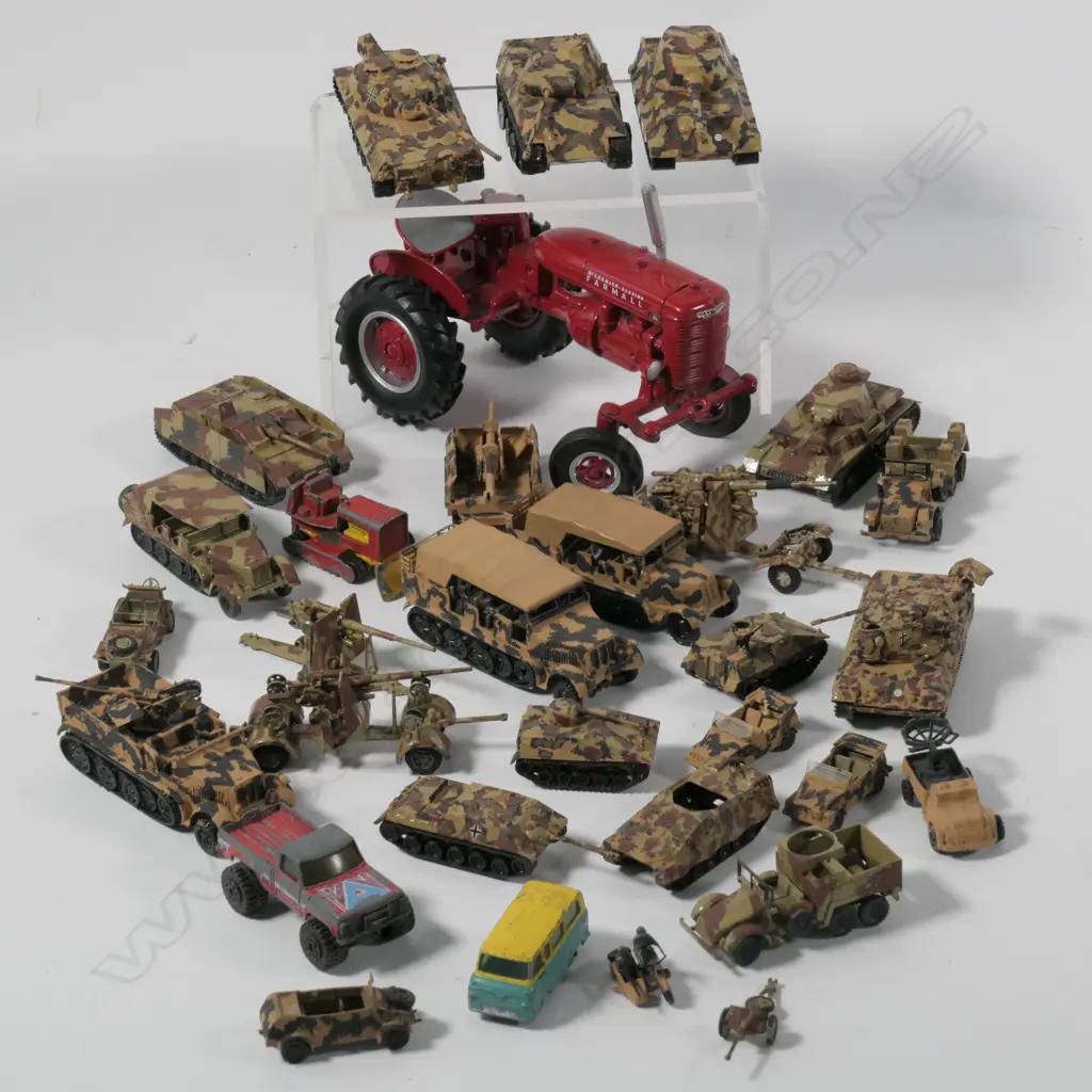 LOT ASST PLASTIC MILITARY TOYS /DIE CAST CARS AND TRACTOR Image 1++