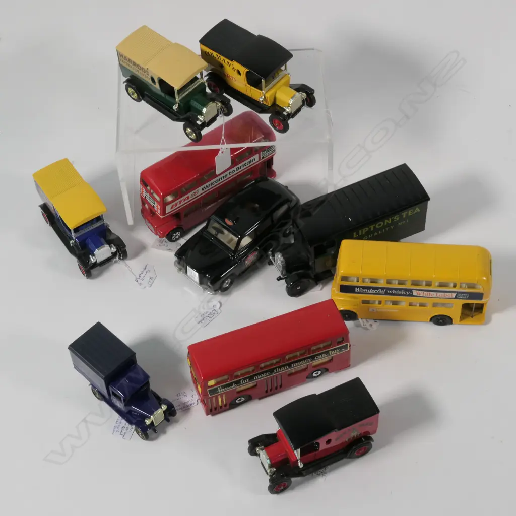 10 ASST DIE CAST  CORGI AND MATCHBOX YESTERYEAR/TRUCKS BUSES ETC  Image 1++