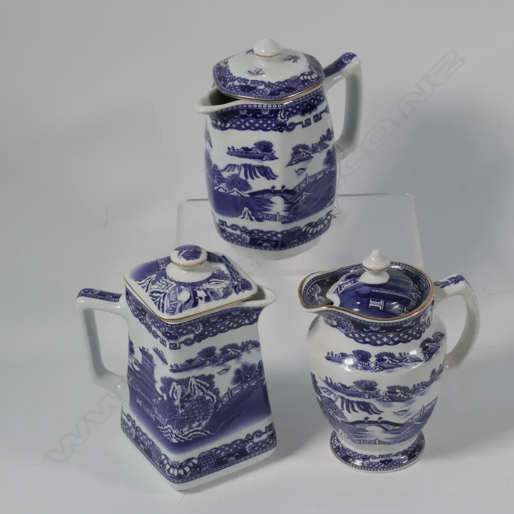 THREE REPRODUCTION WADE JUGS FOR RINGTONS TEA LTD Image 1++