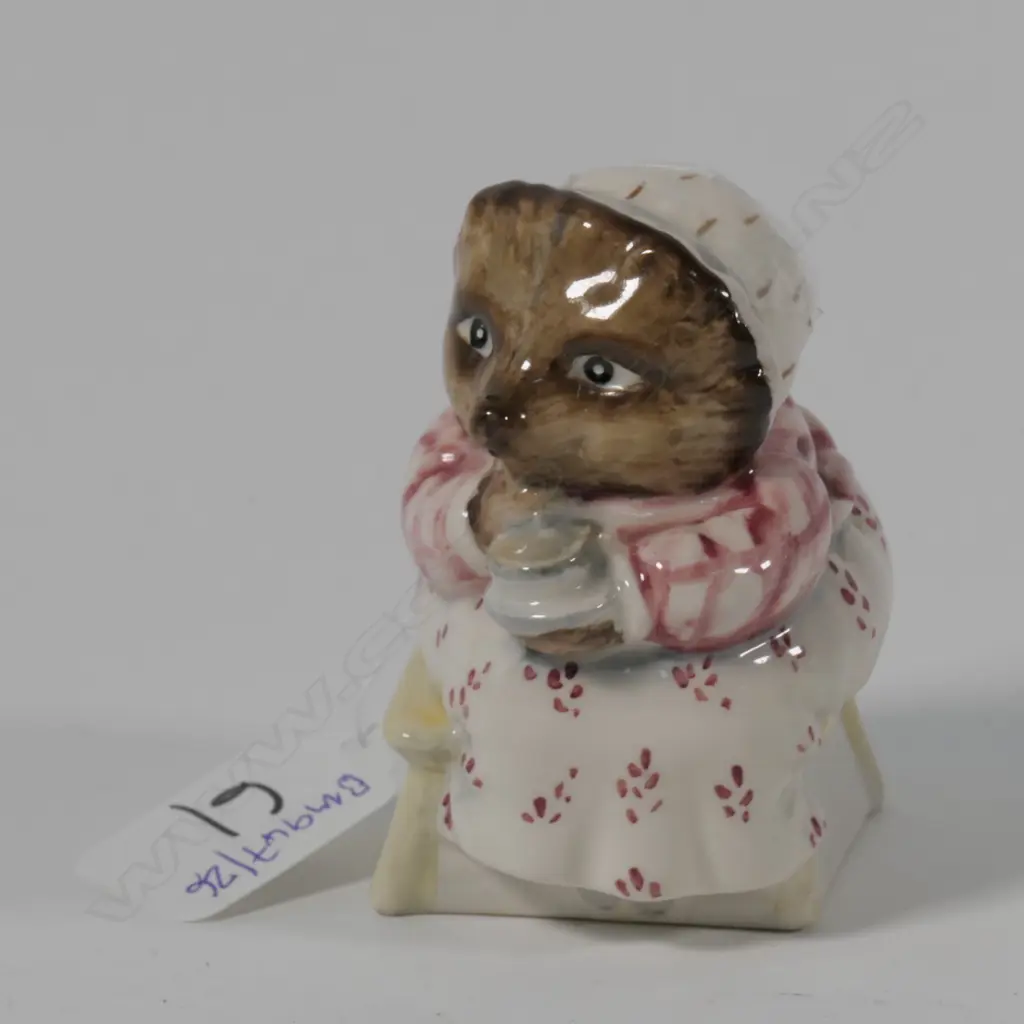 BESWICK BEATRIX MRS TIGGYWINKLE TAKES TEA BP-6A Image 1++