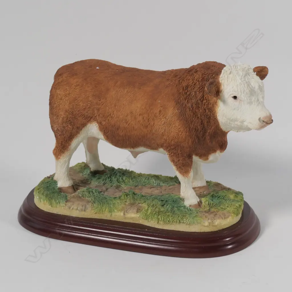 BORDER FINE ARTS SIMMENTAL BULL--BOXED Image 1++