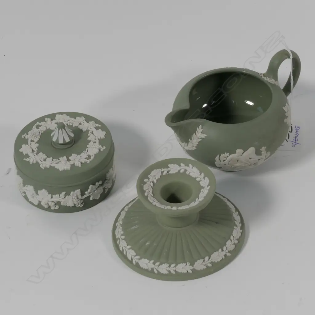 WEDGWOOD JASPERWARE 3 PCS GREEN Image 1++