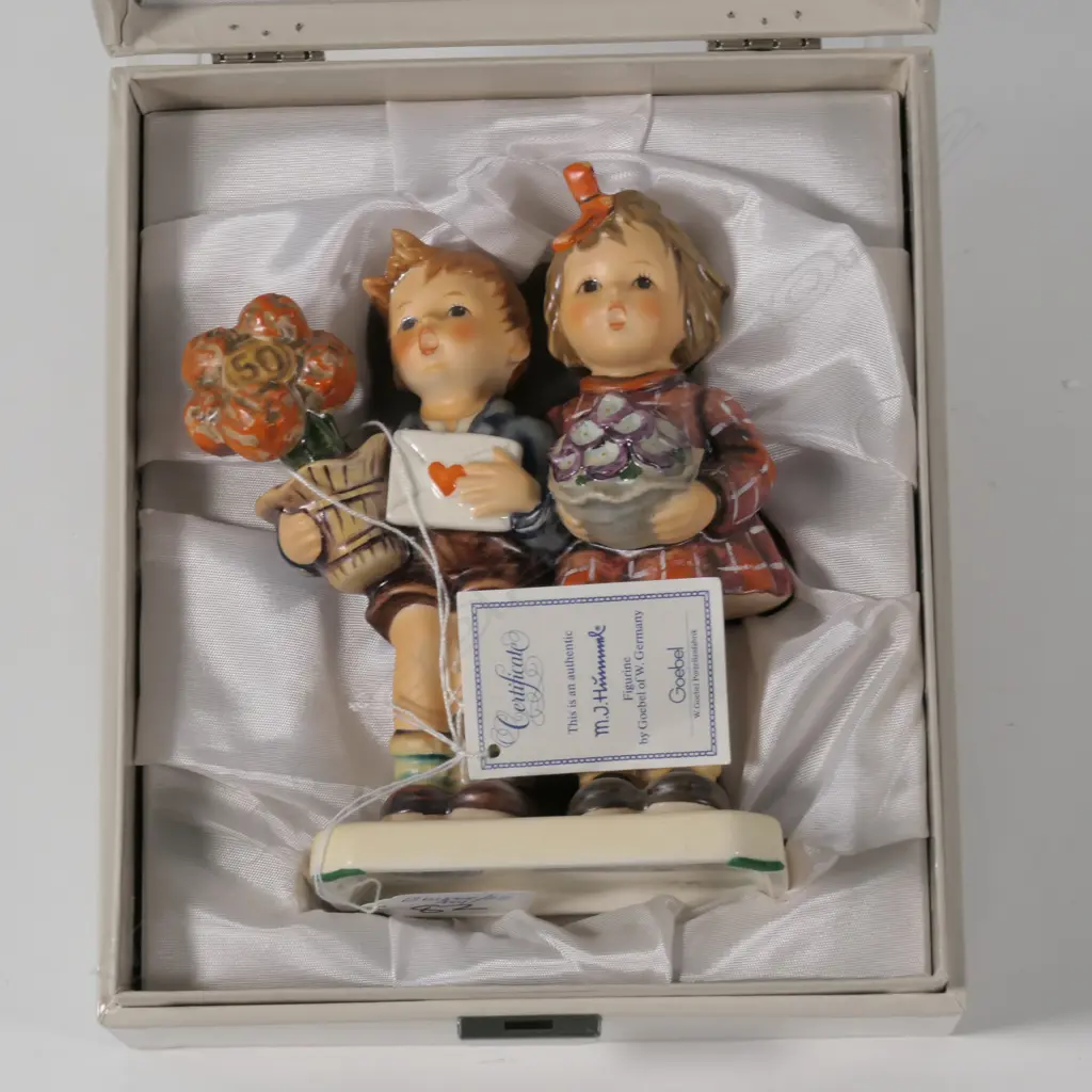 HUMMEL CLUB SPECIAL EDITION FIGURE GROUP IN PRESENTATION BOX 1984 H 160 MM  Image 1++