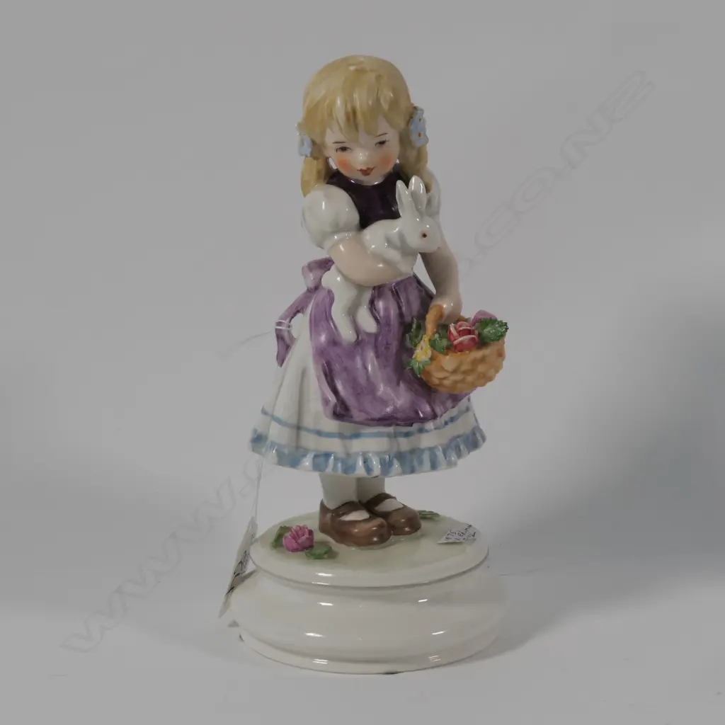 HUMMEL LTD EDITION GIRL WITH RABBIT ON CERAMIC PEDESTAL 1975 H 200 MM Image 1++