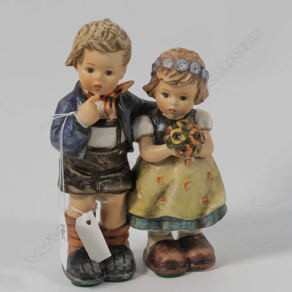 HUMMEL FIGURE GROUP WE CONGRATULATE 1968 H 160 MM Image 1++