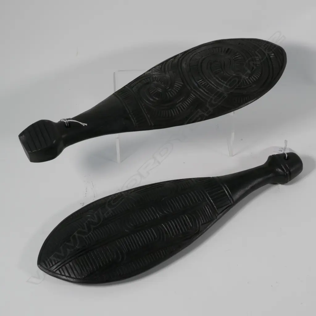 2 MAORI CARVED HAND CLUBS OLD STYLE Image 1++