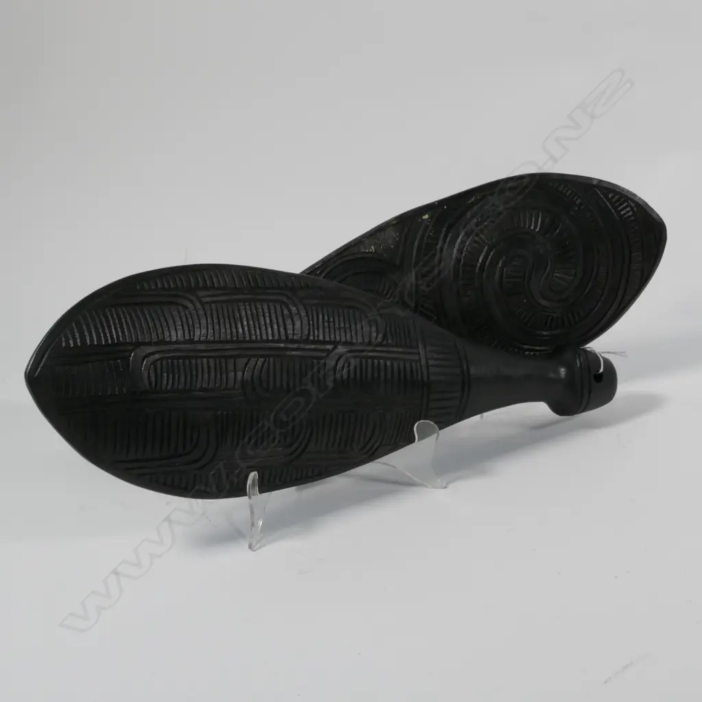 2 MAORI CARVED HAND CLUBS OLD STYLE Image 1++