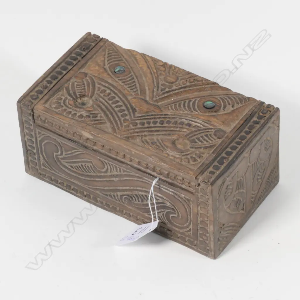MAORI CARVED HARDWOOD BOX 155x85x70mm Image 1++