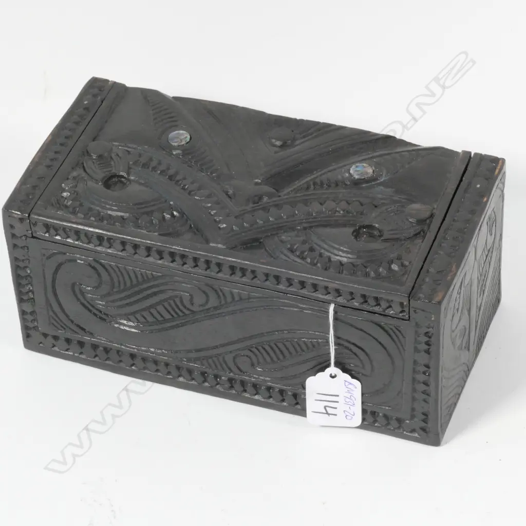 MAORI CARVED HARDWOOD BOX 200x100x90mm Image 1++