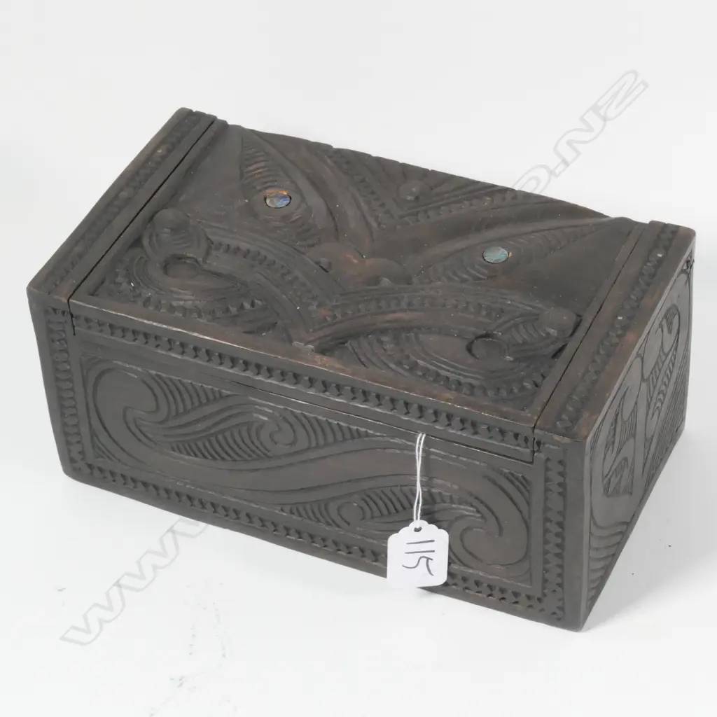 MAORI CARVED HARDWOOD BOX 240X130X110MM Image 1++