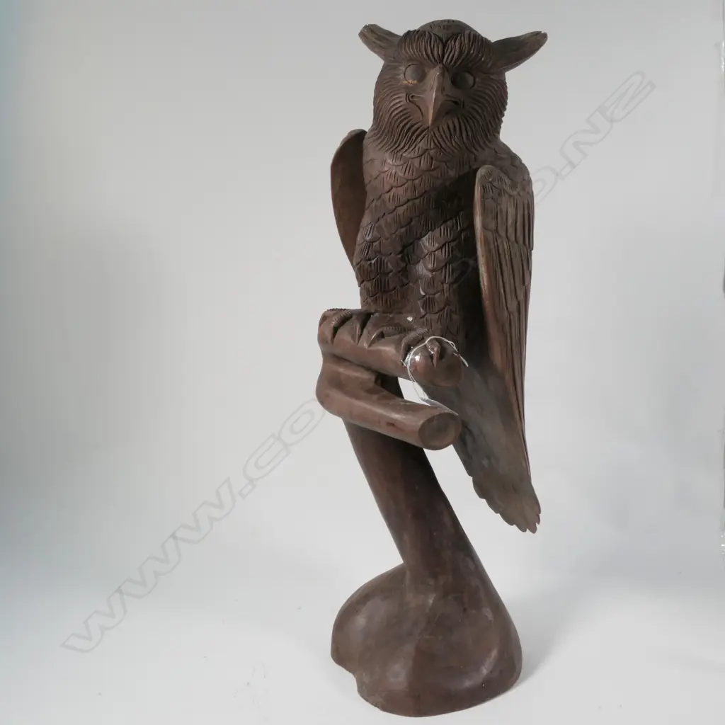 TALL CARVING OF AN OWL ON STAND H.650mm Image 1++