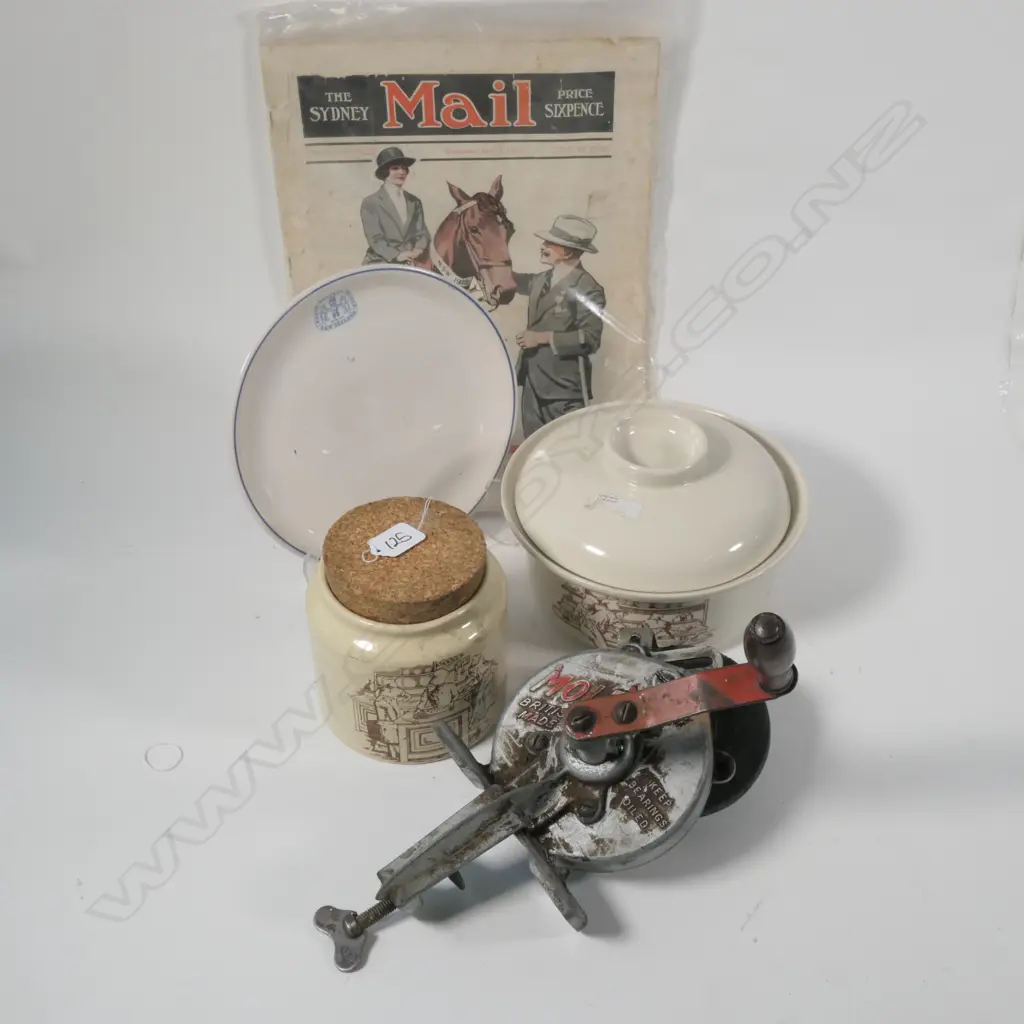 1924 SYDNEY MAIL+ CROWN LYNN+ SHARPENING STONE Image 1++